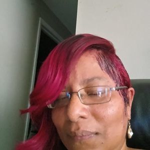 Meet your Posher, Demetria